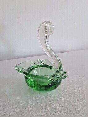 Art glass swan